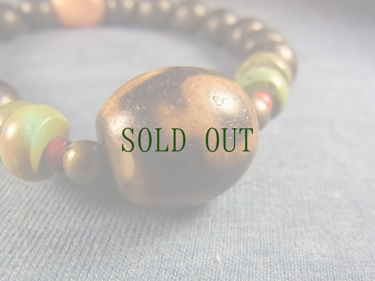 画像2: ジービーズ（宝瓶）とペマラカ、沈香のブレスレット (2)