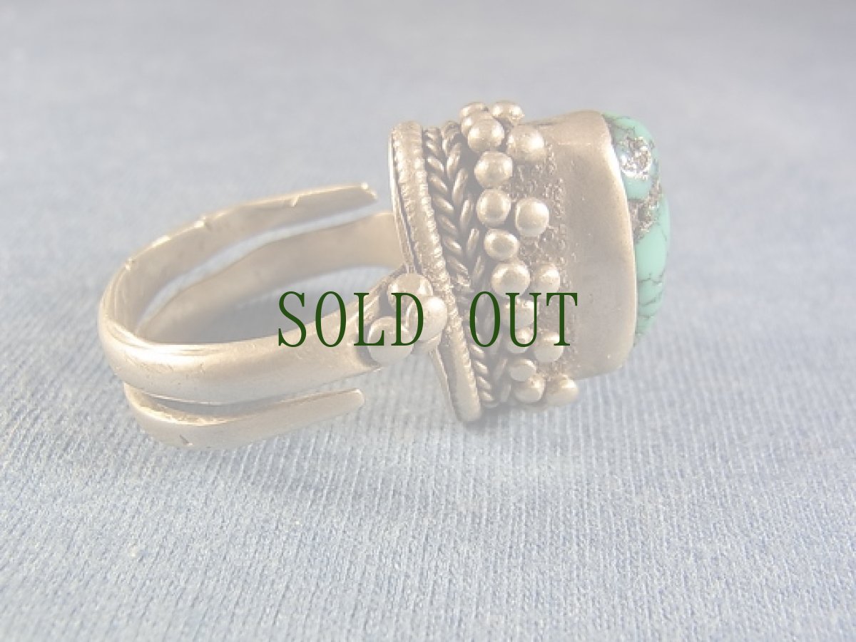 画像2: アンティーク・チベタンターコイズの銀製リング　(トルコ石) (2)