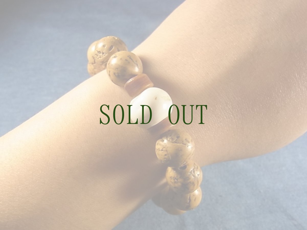 画像4: シャンカ（チベット法螺貝)と龍眼菩提樹のブレスレット　 (4)