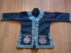 画像2: 貴州苗族(ミャオ)　泥藍・刺繍　子供用　綿ジャケット (2)