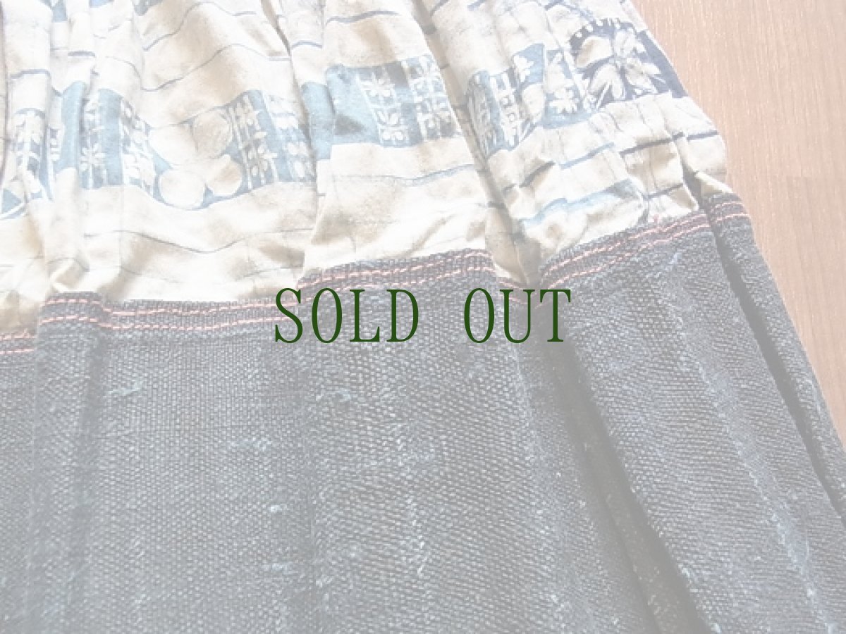 画像2: 貴州苗族(ミャオ)　古布・綿・麻　巻きロングスカート　(泥藍・蝋結) (2)