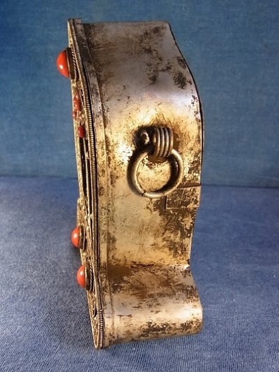 画像1: グル・リンポチェ(パドマサンヴァヴァ)の銀製ガウ(アンティーク)