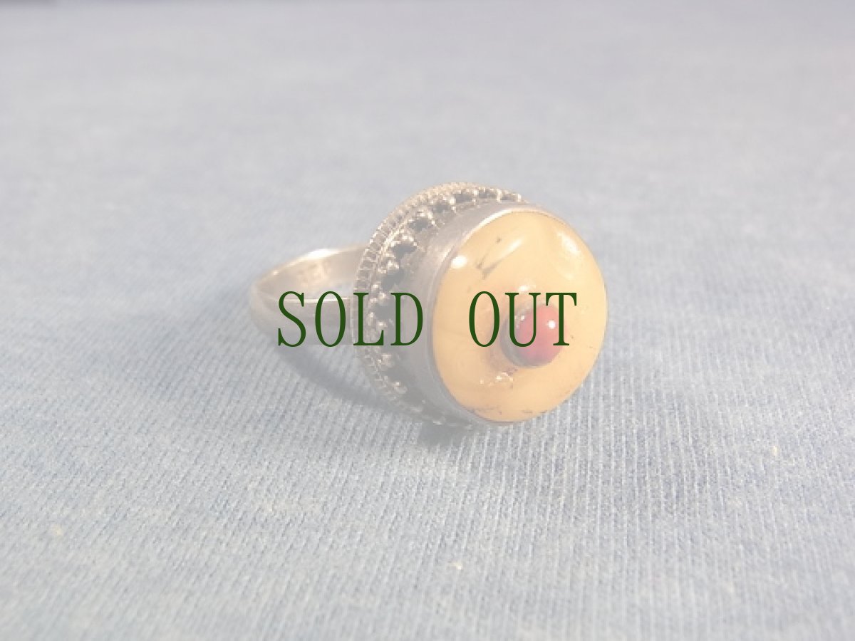 画像4: チベットオールドアンバー（琥珀 ）の銀製リング　(18号) (4)