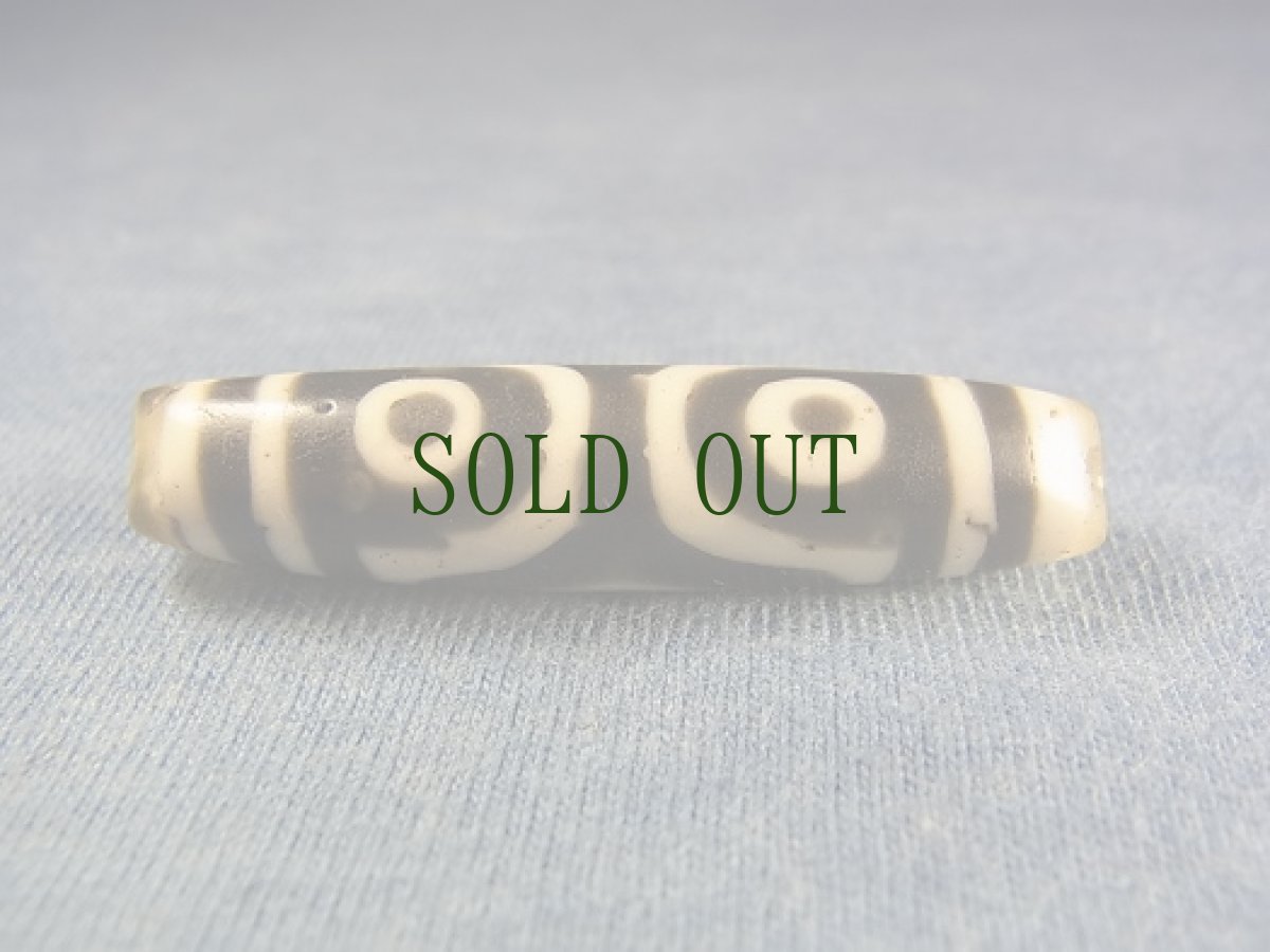 画像3: ジービーズ　３アイ(antique glass dzi mig sum pa ) 三眼・黒朱砂 (3)