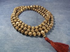 画像1: シャンカの108玉御数珠(チベタン MALA ・法螺貝の数珠玉)　 (1)