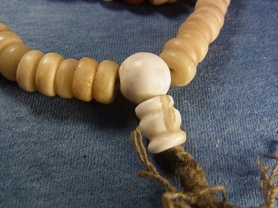 画像1: ヤクの骨の108玉御数珠(チベタン MALA )
