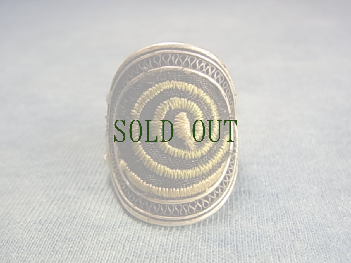 画像2: 貴州ミャオ族の銀製・古刺繍リング (2)