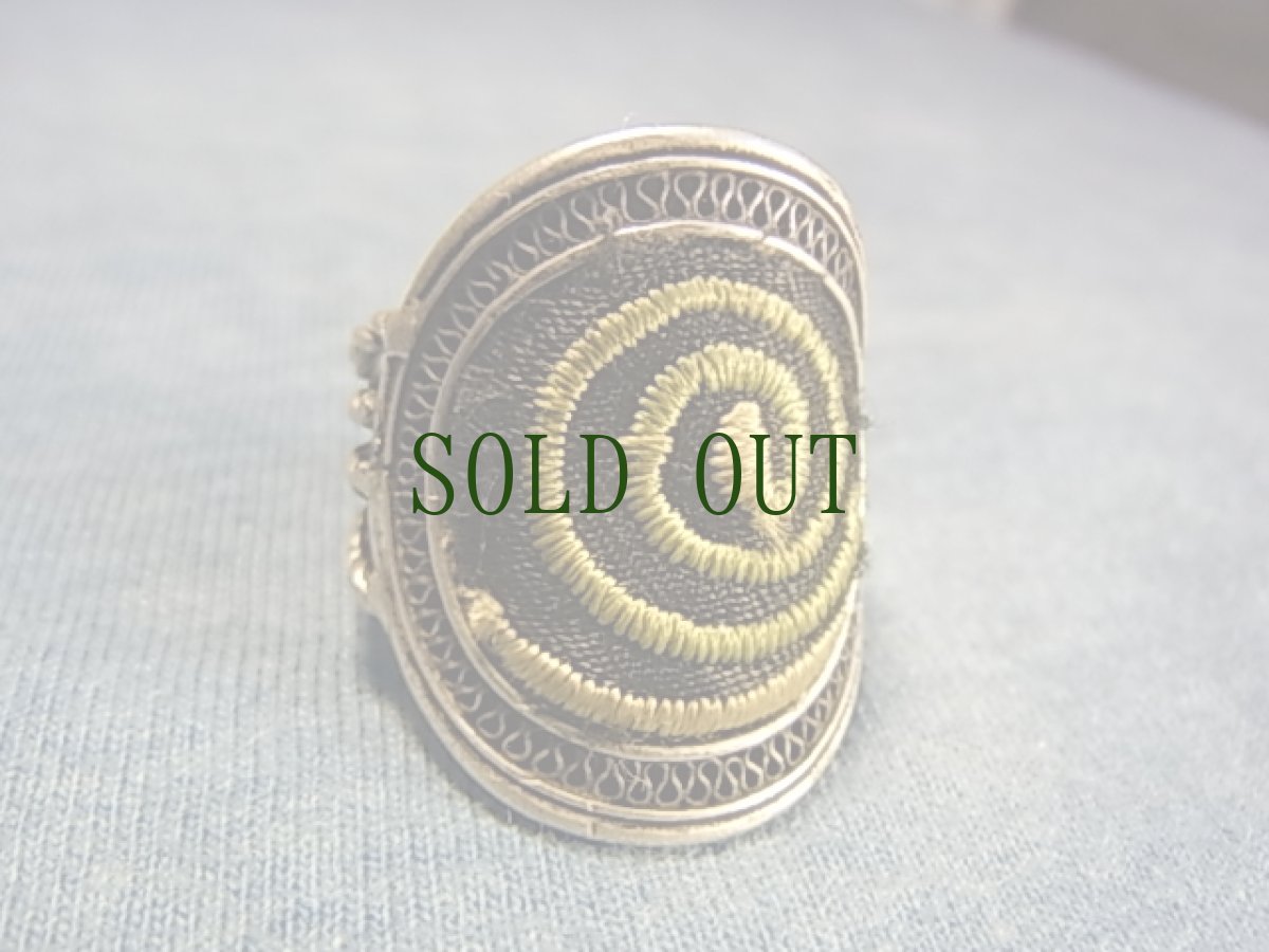 画像3: 貴州ミャオ族の銀製・古刺繍リング (3)