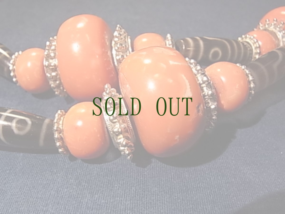 画像6: チベタン・トラディショナルネックレス(ジー・珊瑚・ターコイズ)　ハレ着用 (6)