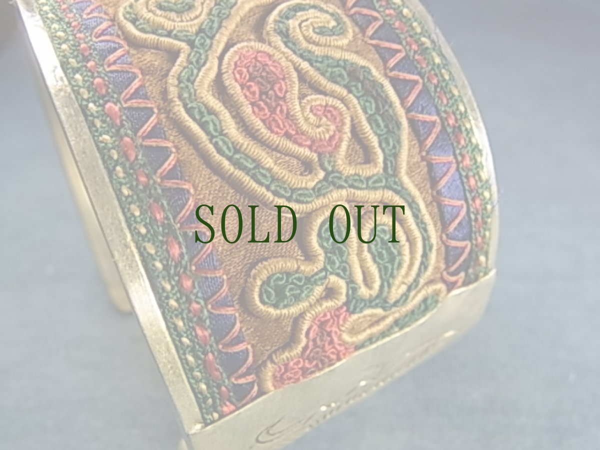 画像5: 貴州省ミャオ族の古刺繍バングル(ミャオ銀) (5)