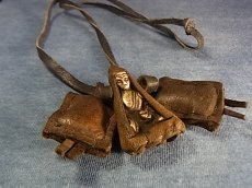 画像1: 釈迦牟尼仏陀の小仏ネックレス　(チベットの御守り) (1)