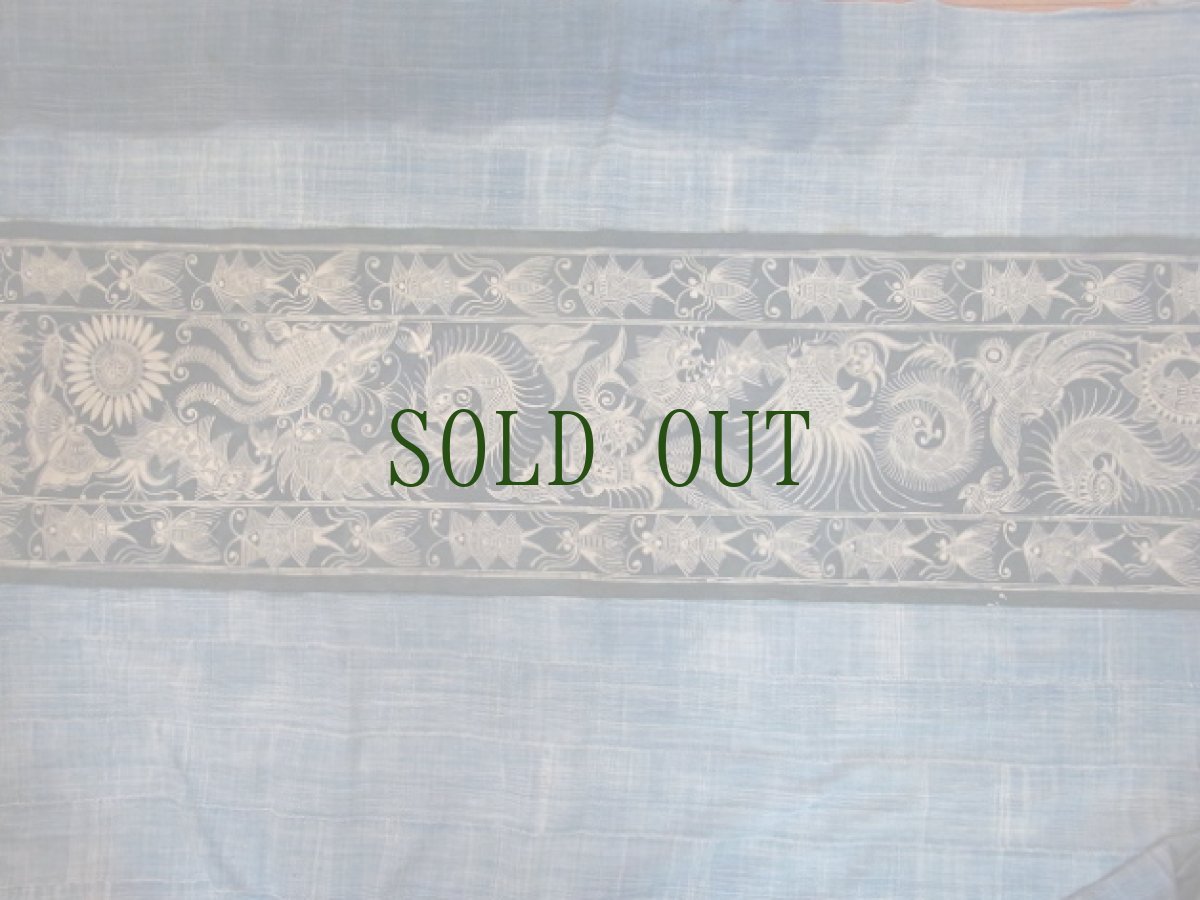 画像2: 貴州　黄平県重安江式苗族(革家ガージア)藍染　古布（間仕切り） (2)