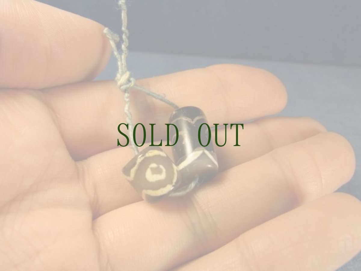 画像7: 中世エッジドアゲートビーズ　(三眼・腐食ビーズ)　2点 (7)