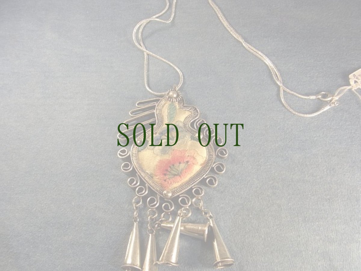 画像2: 貴州省ミャオ族の古刺繍ペンダントトップ(ミャオ銀)　 (2)