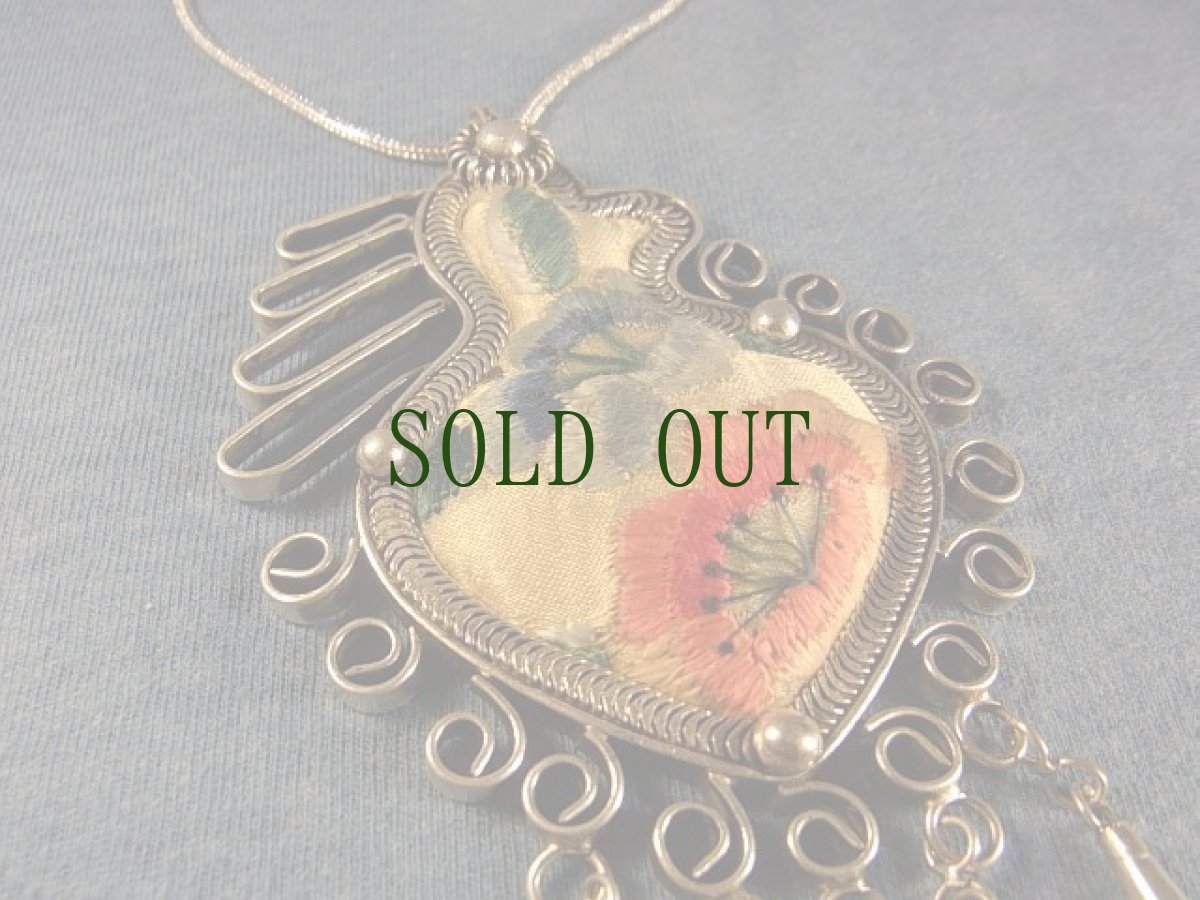 画像3: 貴州省ミャオ族の古刺繍ペンダントトップ(ミャオ銀)　 (3)