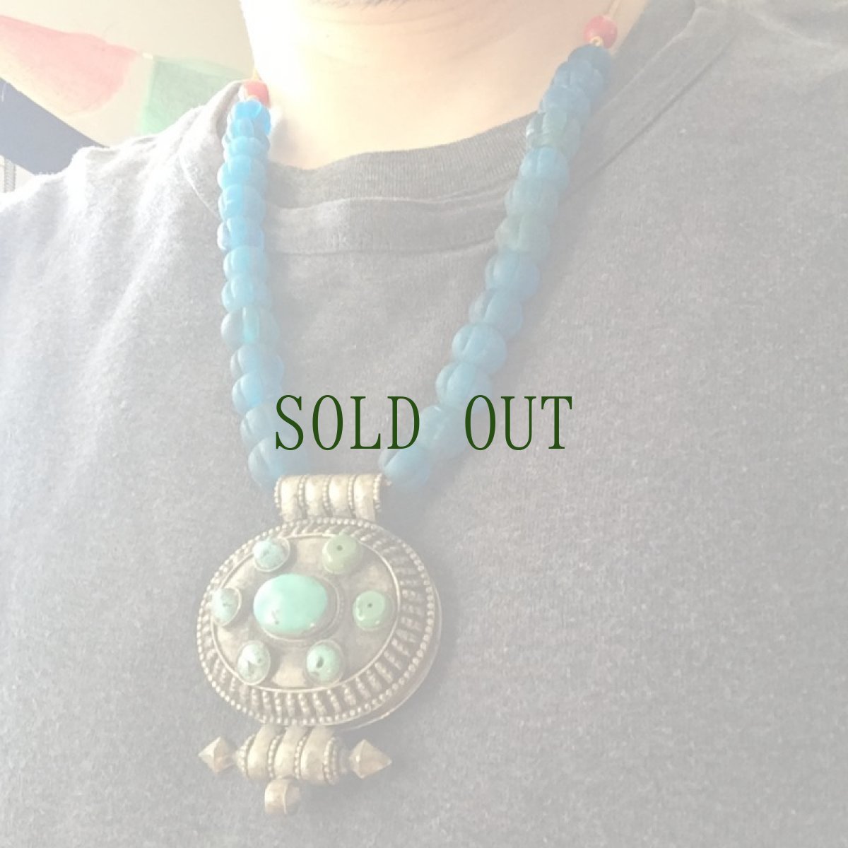 画像12: トルコ石のチベット銀製ガウと蜜柑玉（瑠璃玉・アイヌ玉）の首飾り (12)