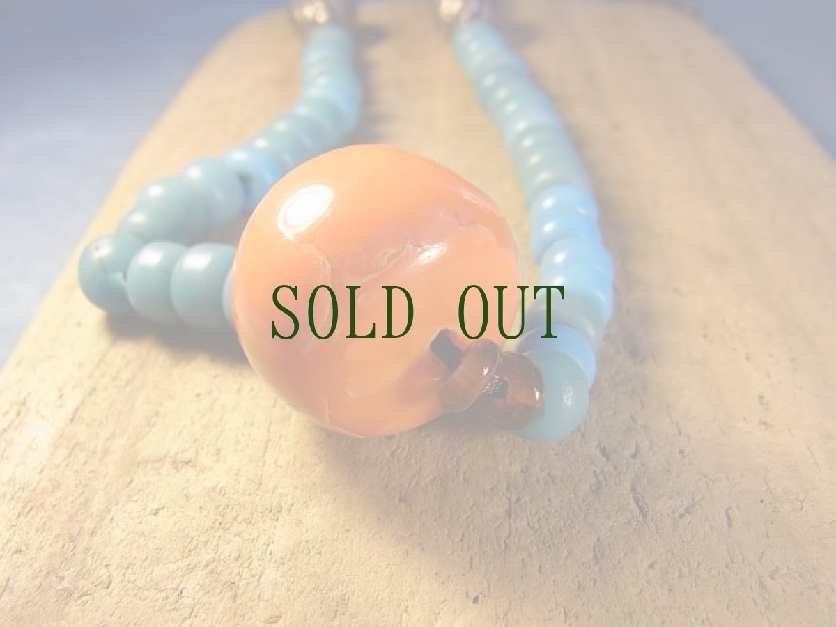 画像5: 和蘭玉(アイヌ玉・浅葱色)とチベットコーラル(天然圧縮珊瑚)、伽羅沈香のオリジナル首飾り (5)