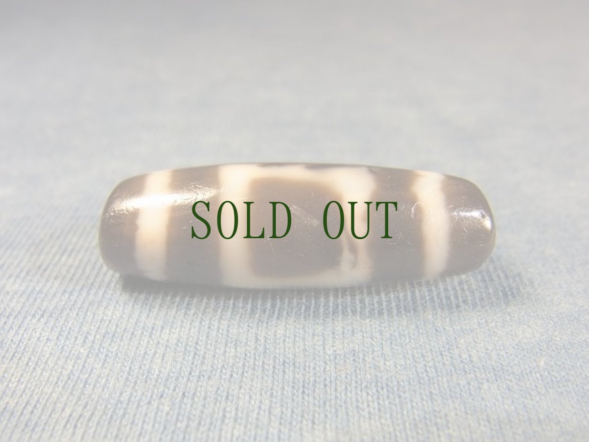 画像3: ジービーズ サコナゴ（antique dzi sakor namkor　with red spot） 紅朱砂天地紋天珠 (3)