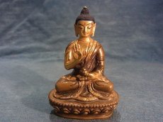 画像1: 釈迦牟尼仏陀（ブッダ）の金銅仏　（チベット仏像） (1)