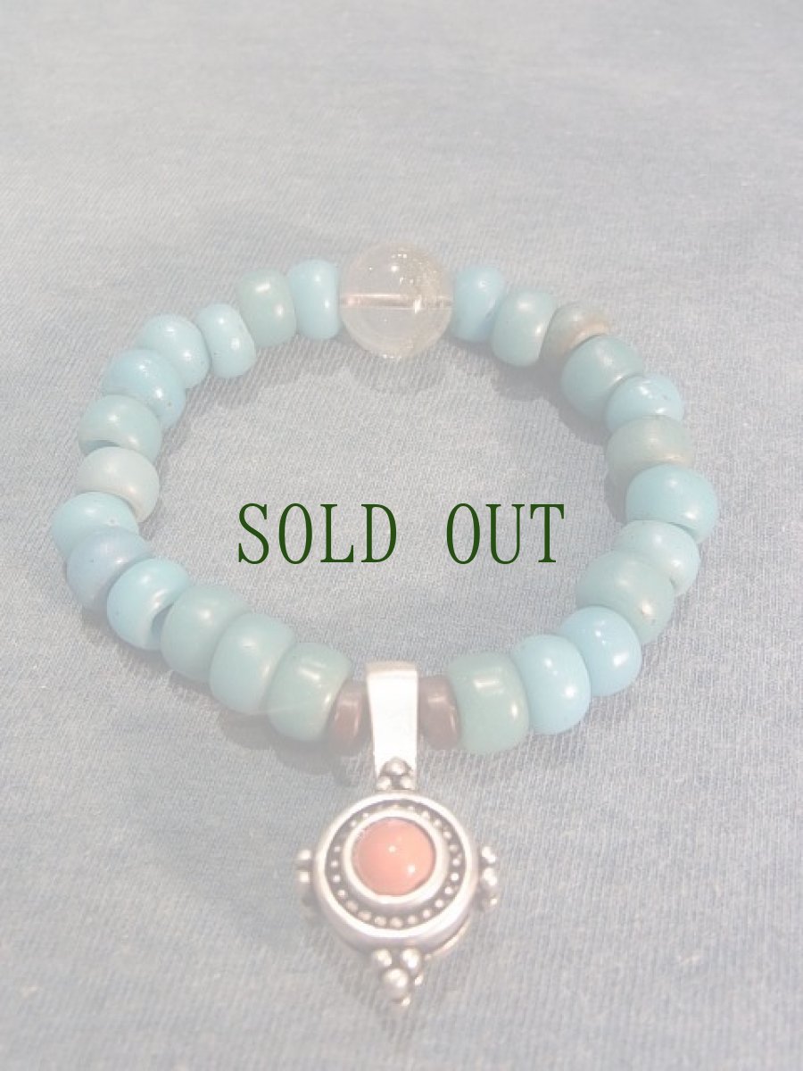 画像2: 和蘭玉(浅葱色・アイヌ玉)とチベットＭＡＬＡパーツ、グリーンファントムのブレスレット (2)