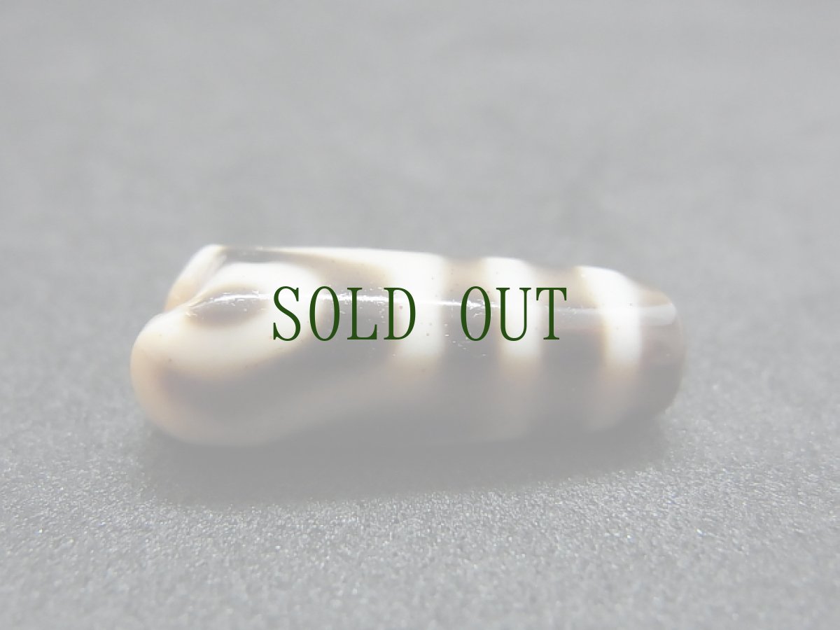 画像5: ジービーズ（Ancient dzi mig sum pa used for drawing thangka ）　老三眼朱砂天珠（タンカ使用） (5)