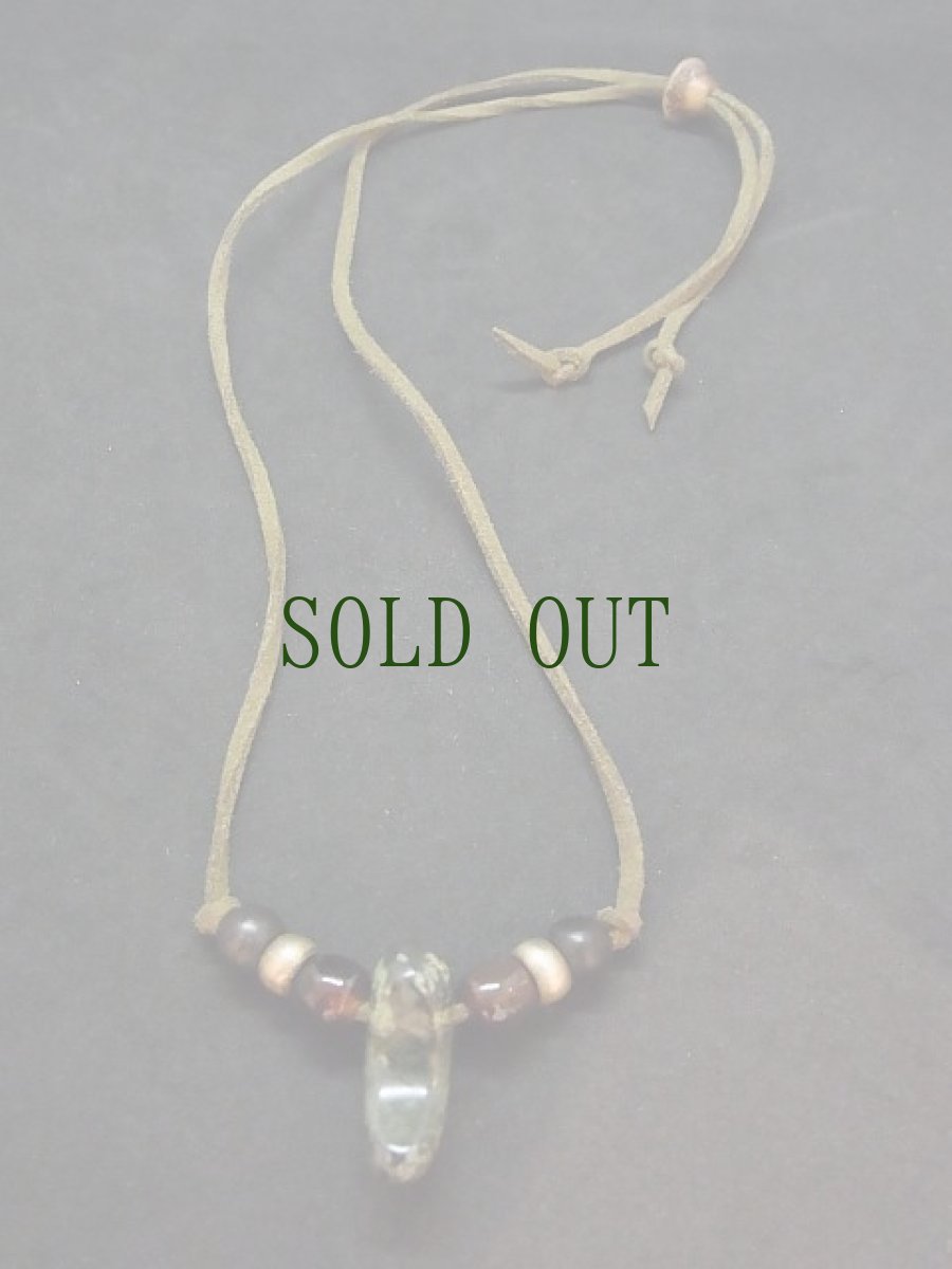 画像2: 蛇紋岩製勾玉とシャム沈香、老山亀珠の首飾り (2)