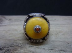 画像2: チベタン・オールドアンバーの銀製リング（tibetan old amber silver ring） (2)