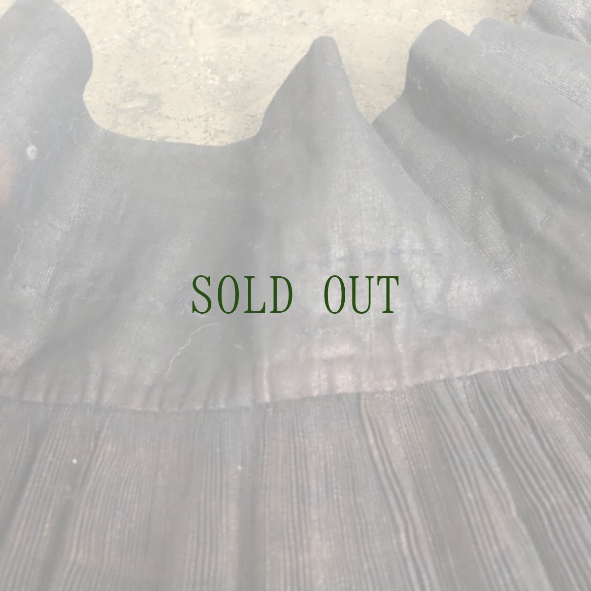 画像5: 貴州侗族(トン)　藍染　プリーツ巻きスカート　(泥藍・牛革・豆浆染色) (5)