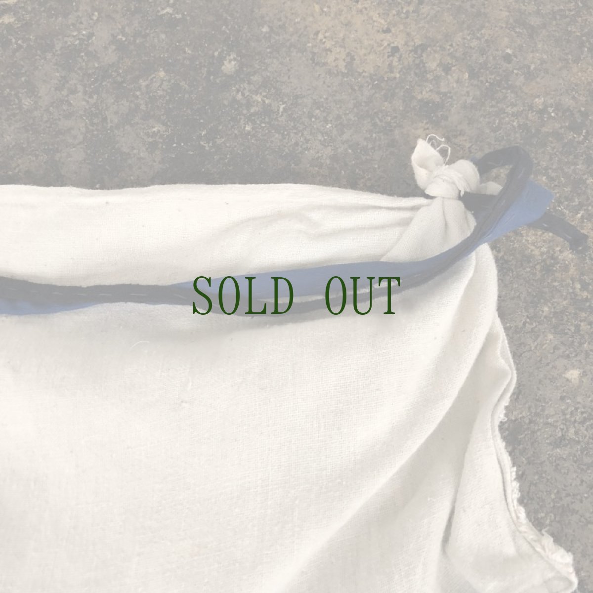 画像7: 貴州省　烏蒙山区昭通式苗族(威寧・ウェイニン)　藍染巻きスカート　ヴィンテージ (7)