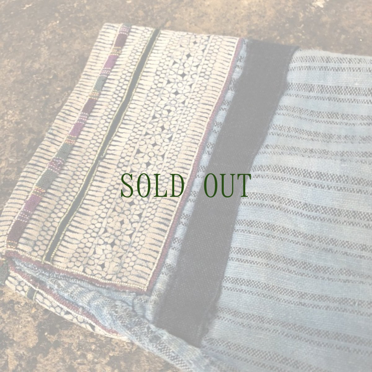 画像6: 雲南省麻栗坡县彝族　（イ族）　本藍染綿麻製　ジャケット (6)