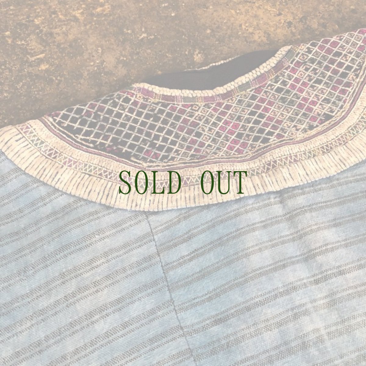 画像10: 雲南省麻栗坡县彝族　（イ族）　本藍染綿麻製　ジャケット (10)