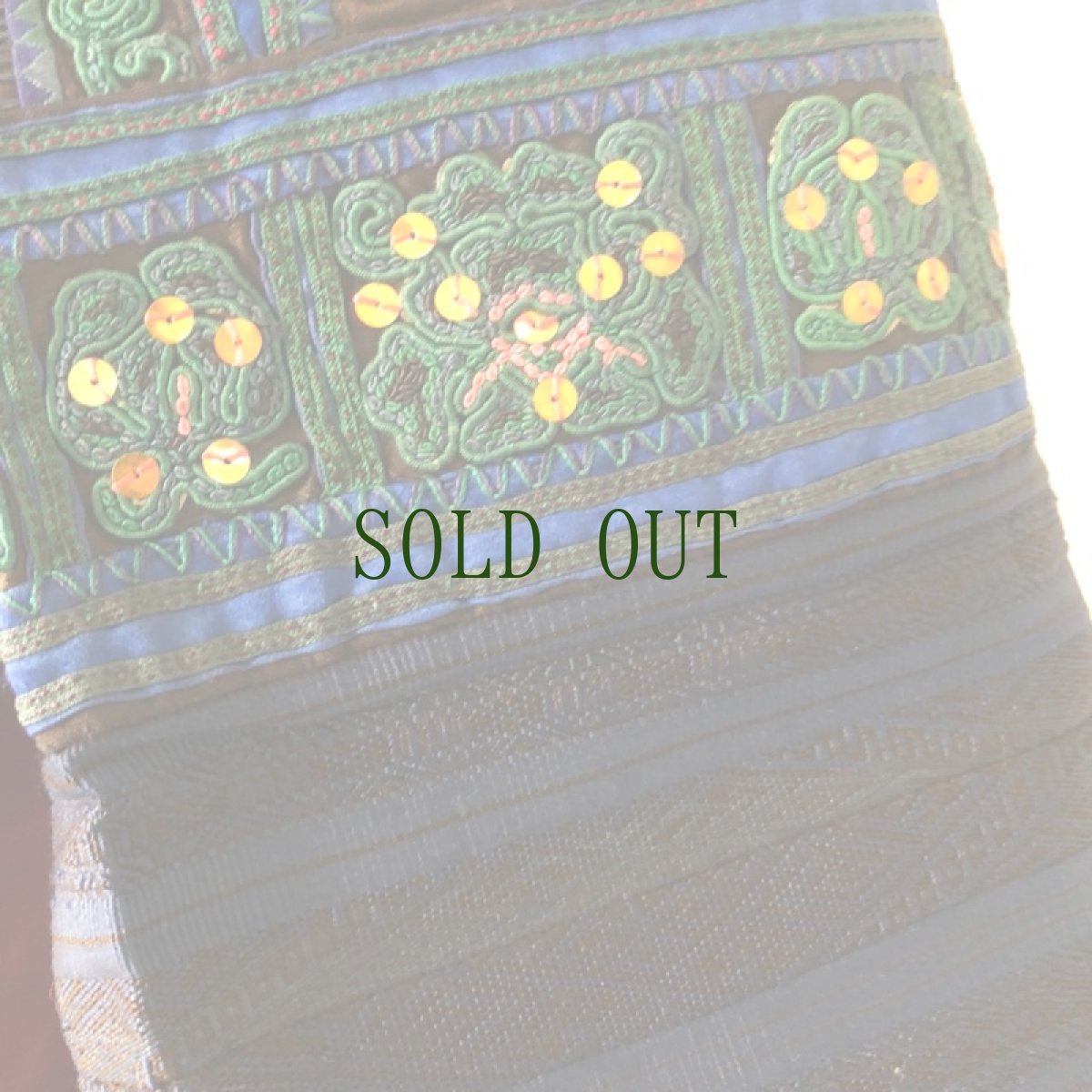 画像4: 貴州省　 台江革一苗族（ge yi miao）　木綿　別珍・刺繍ジャケット　（ヴィンテージ） (4)