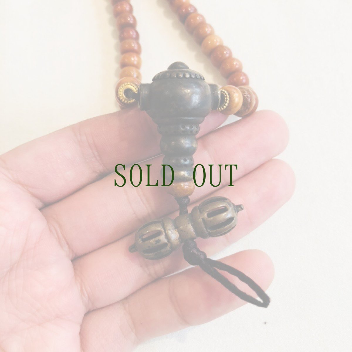 画像4: ヤクの骨の数珠玉とジービーズ(三眼・虎牙天珠)のチベタンMALA　(108玉念珠) (4)