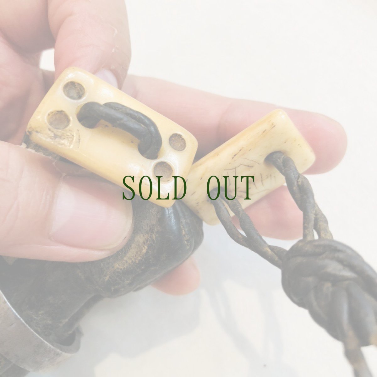 画像4: チベットの革財布・アンティーク　（Tibetan old leather wallet） (4)