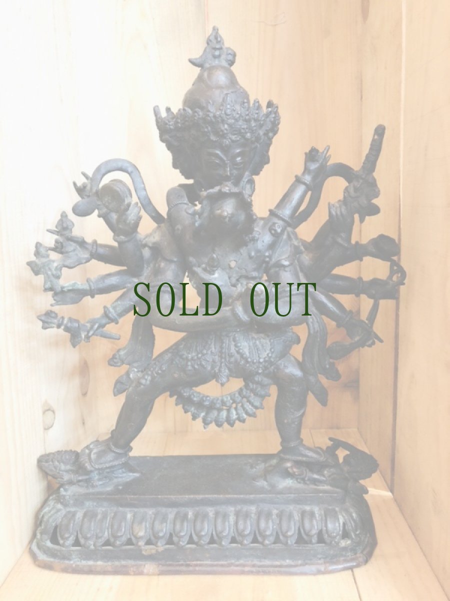 画像1: チャクラサンヴァラのヤブユム（四面十二臂歓喜仏）　銅製アンティーク仏像 (1)