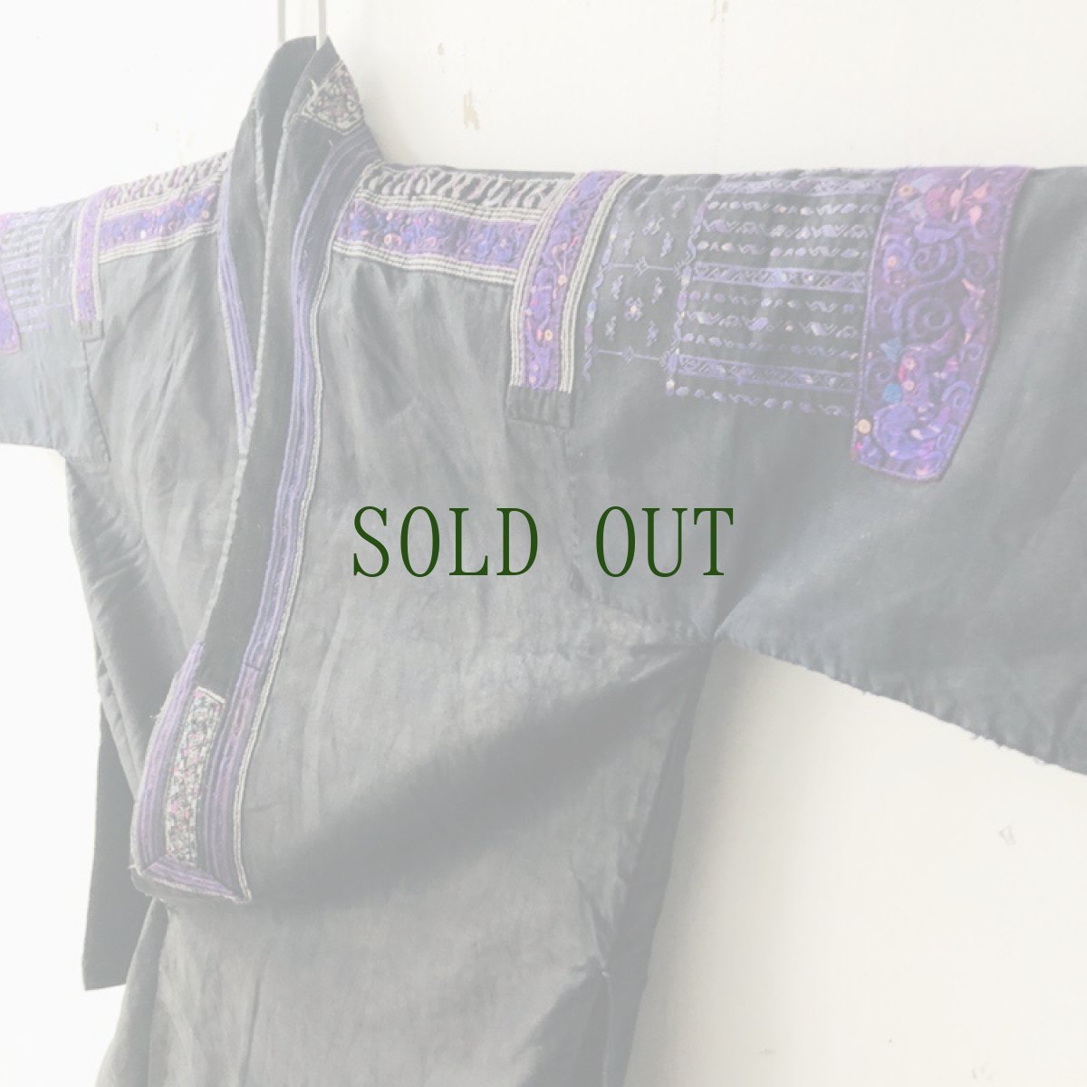 画像2: 貴州省・施洞苗族(ズートン ミャオ族)の本藍染ジャケット（剪紙破線繍ほか）1930年代 (2)