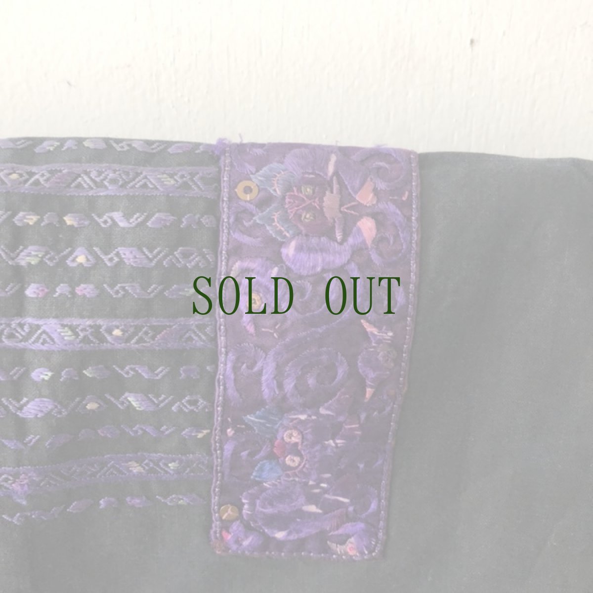 画像9: 貴州省・施洞苗族(ズートン ミャオ族)の本藍染ジャケット（剪紙破線繍ほか）1930年代 (9)