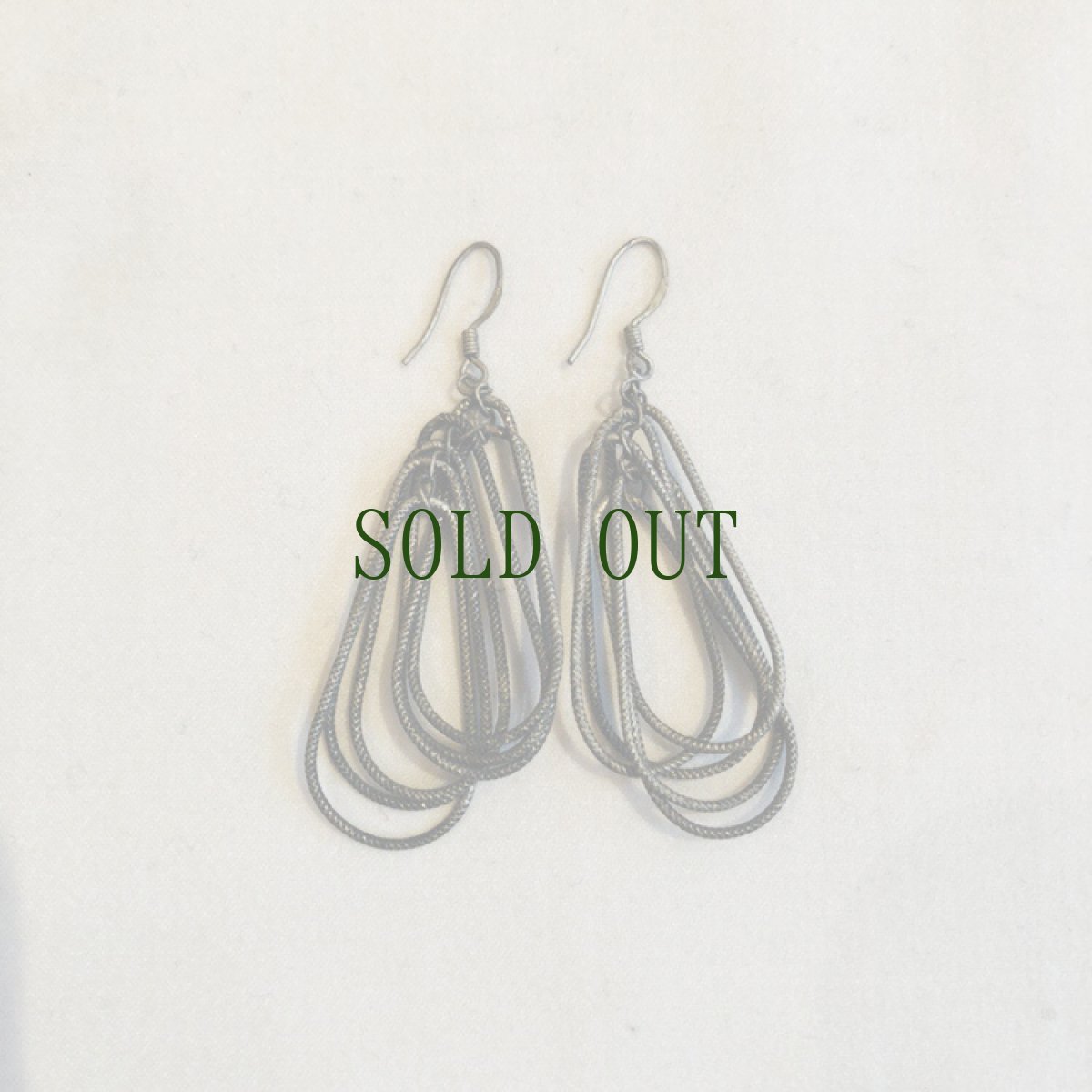 画像2: 貴州苗族（ミャオ族）のシルバーピアス(ミャオ銀) (2)