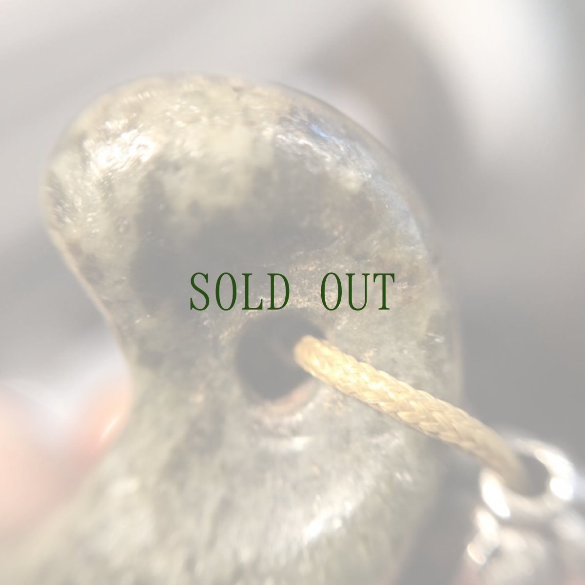 画像10: 緑色石製勾玉（古墳時代）と瑠璃玉、ペマラカ（チベット）の首飾り (10)