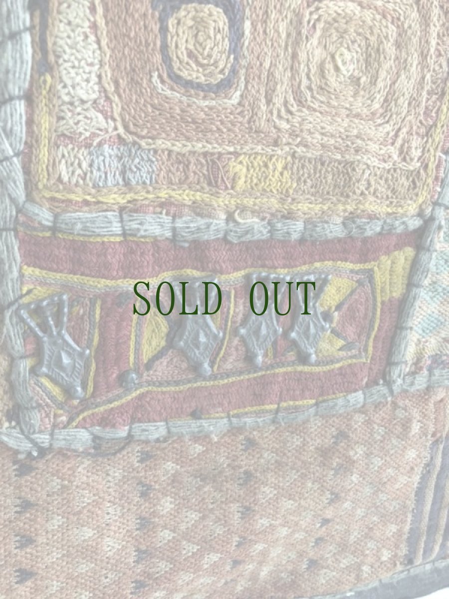 画像9: インド　グジャラート州　刺繍・ミラーワーク　パッチワーク　（178×110ｃｍ）・アンティーク (9)