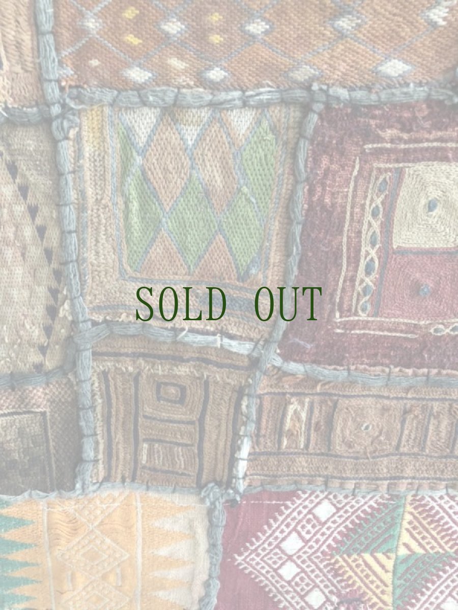 画像11: インド　グジャラート州　刺繍・ミラーワーク　パッチワーク　（178×110ｃｍ）・アンティーク (11)