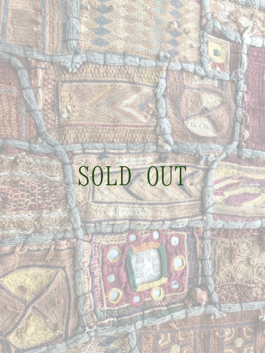 画像5: インド　グジャラート州　刺繍・ミラーワーク　パッチワーク　（178×110ｃｍ）・アンティーク (5)