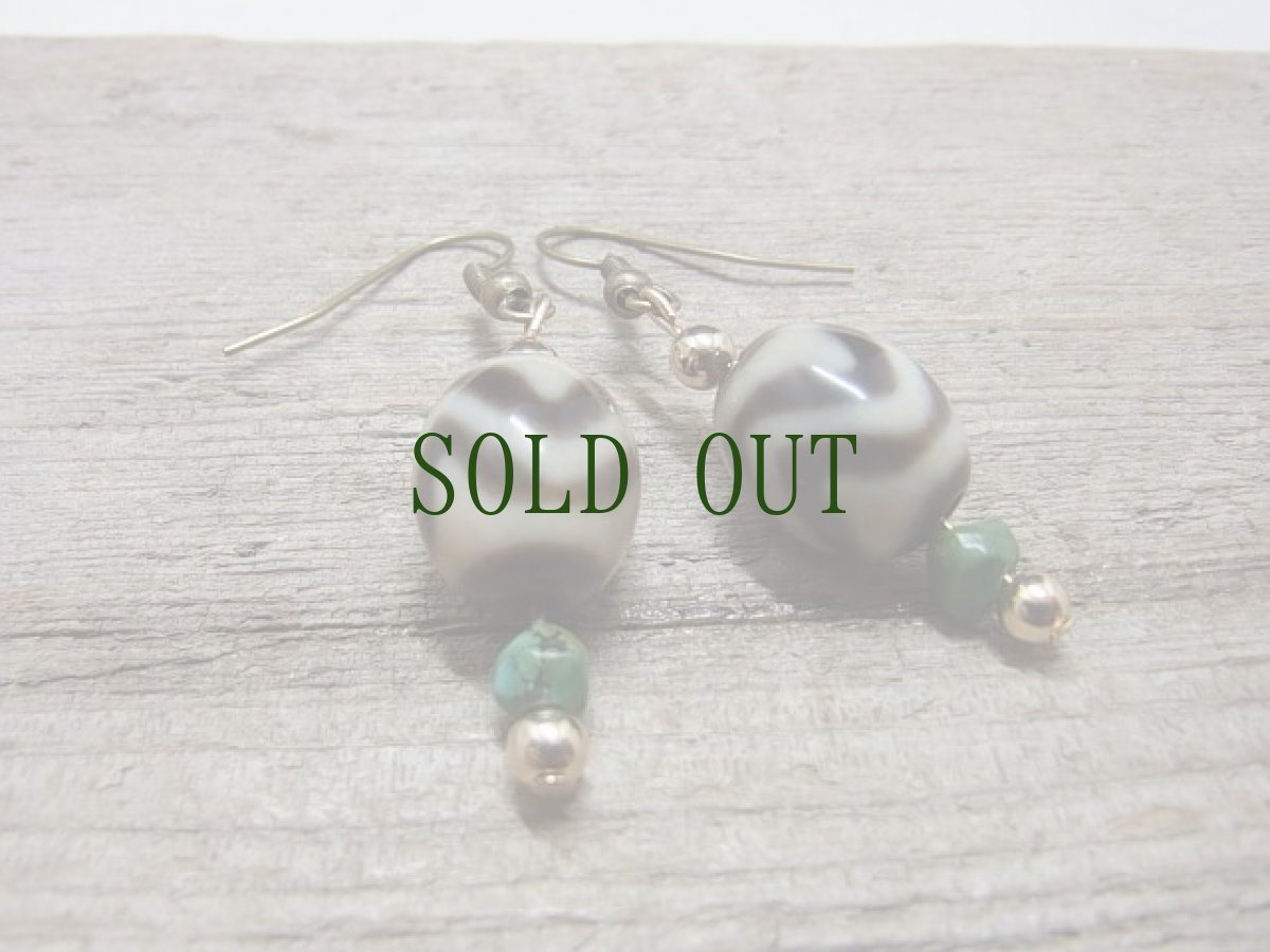 画像2: ジービーズ 水紋天珠（虎牙）のピアス (2)