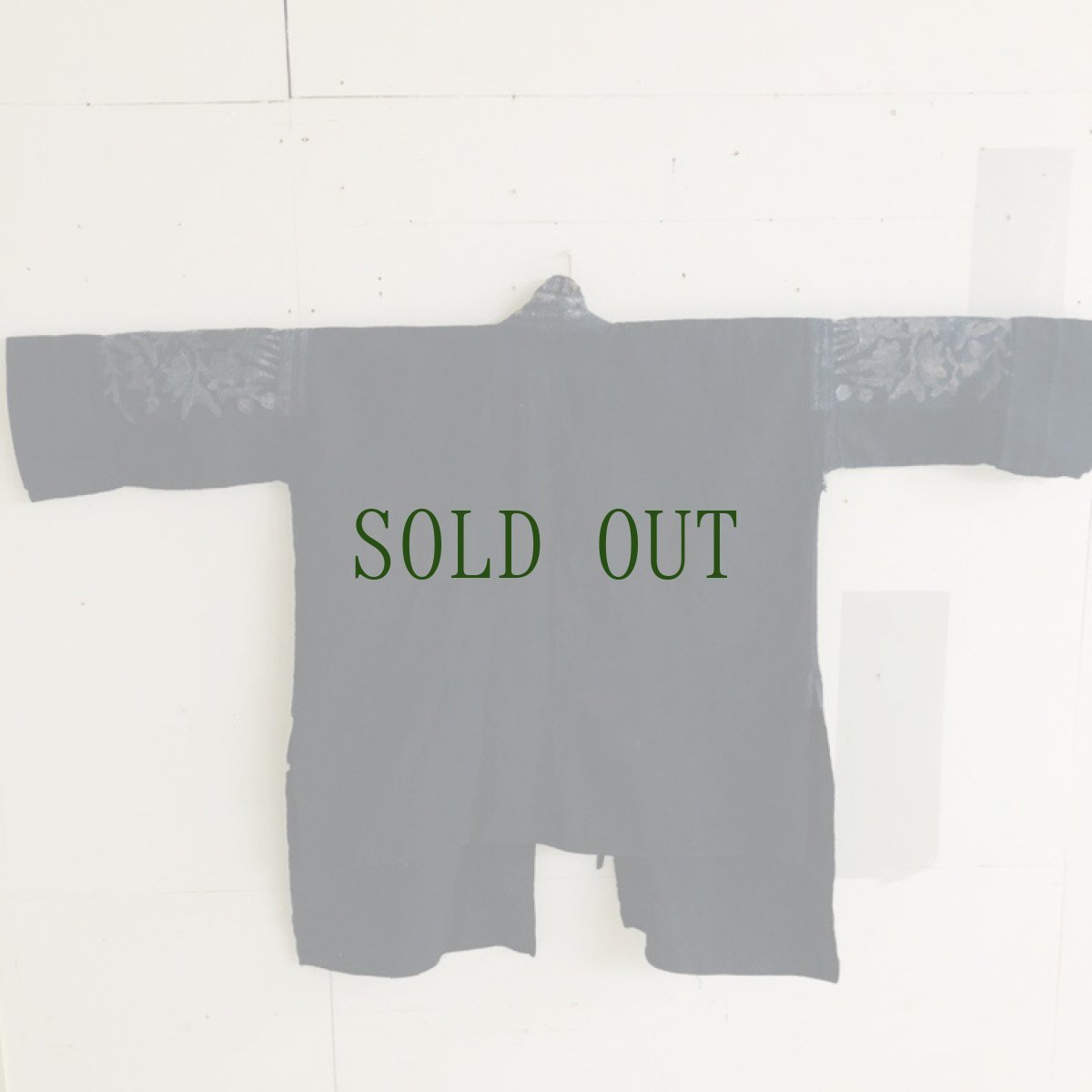 画像2: 貴州省台江苗族(tai jian ミャオ)　アンティーク・ジャケット（木綿・藍染） (2)