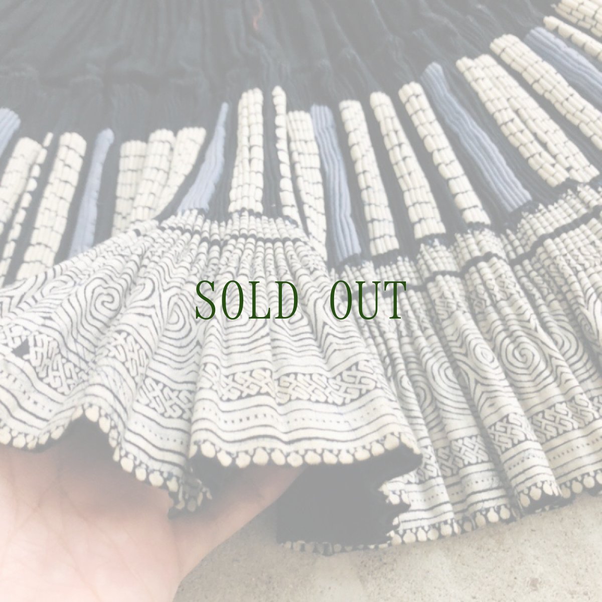 画像7: ガージア人　（貴州黄平県重安江式苗族(革家)）　藍染巻きスカート　 (7)