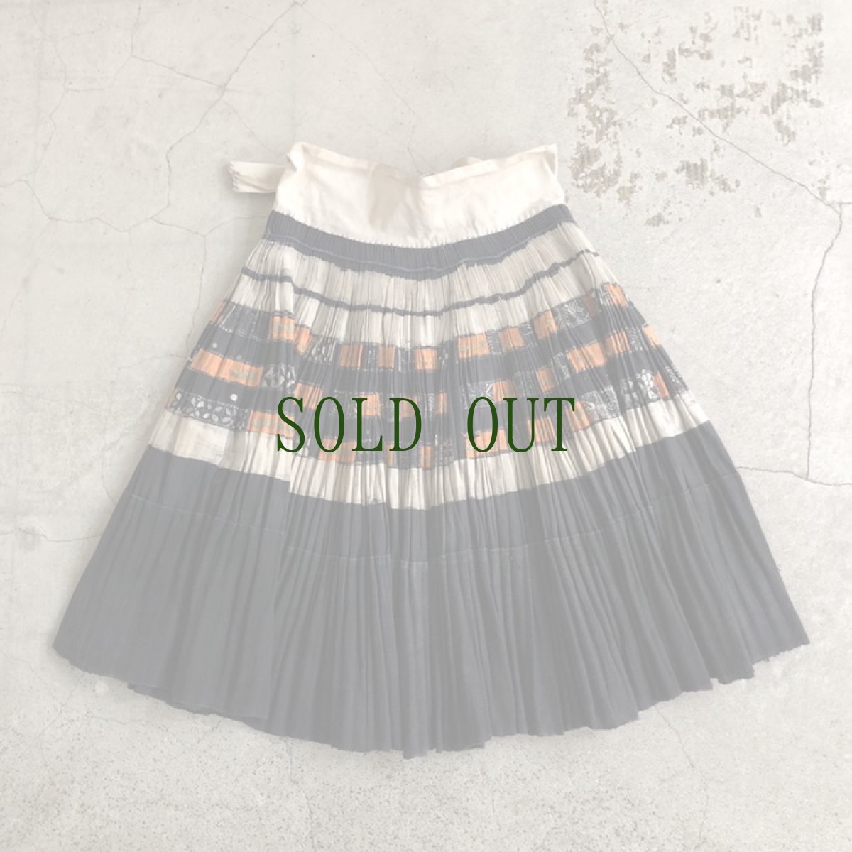 画像3: 鳥当ミャオ族　（貴州貴陽市鳥苗族）藍染プリーツ巻きスカート　 (3)