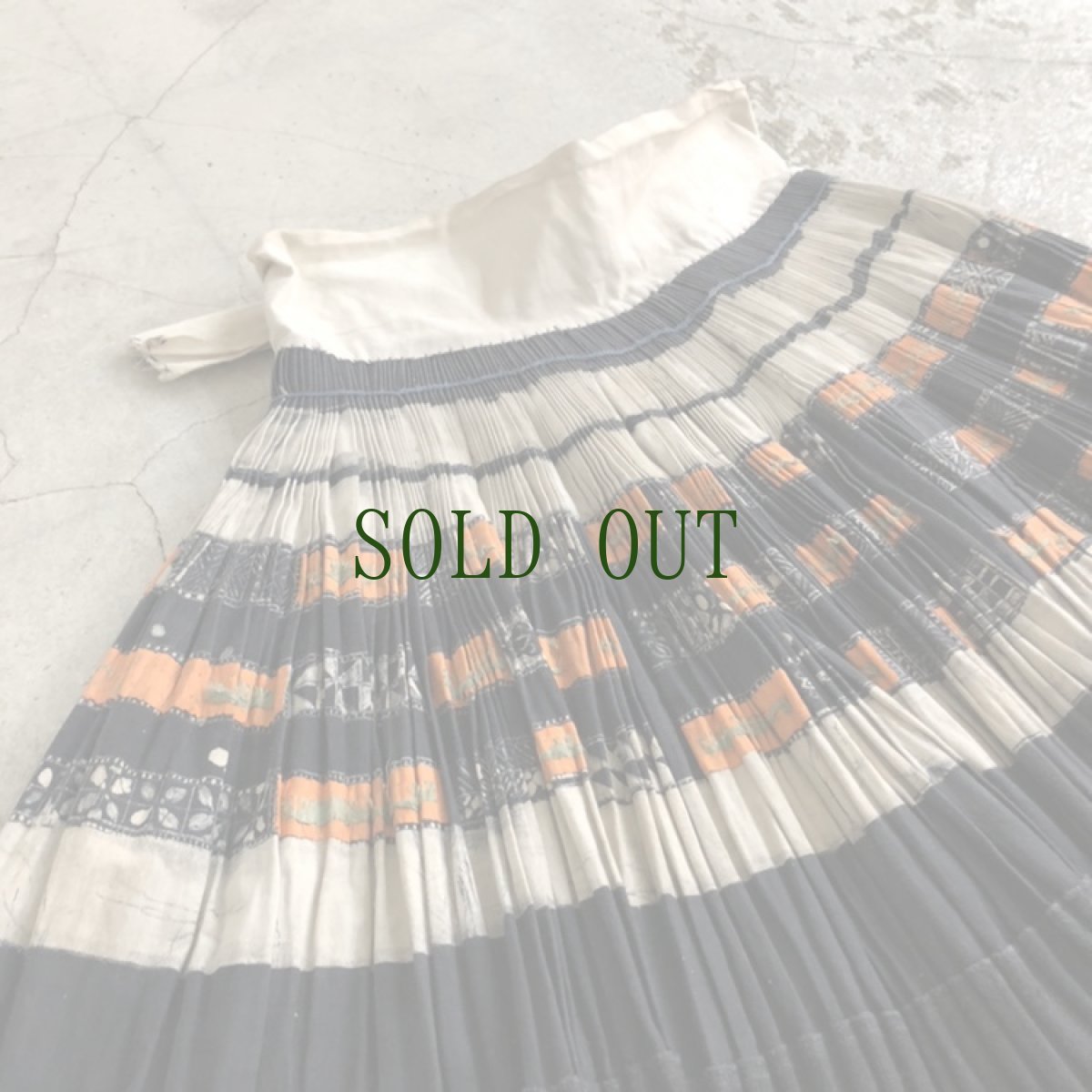 画像9: 鳥当ミャオ族　（貴州貴陽市鳥苗族）藍染プリーツ巻きスカート　 (9)