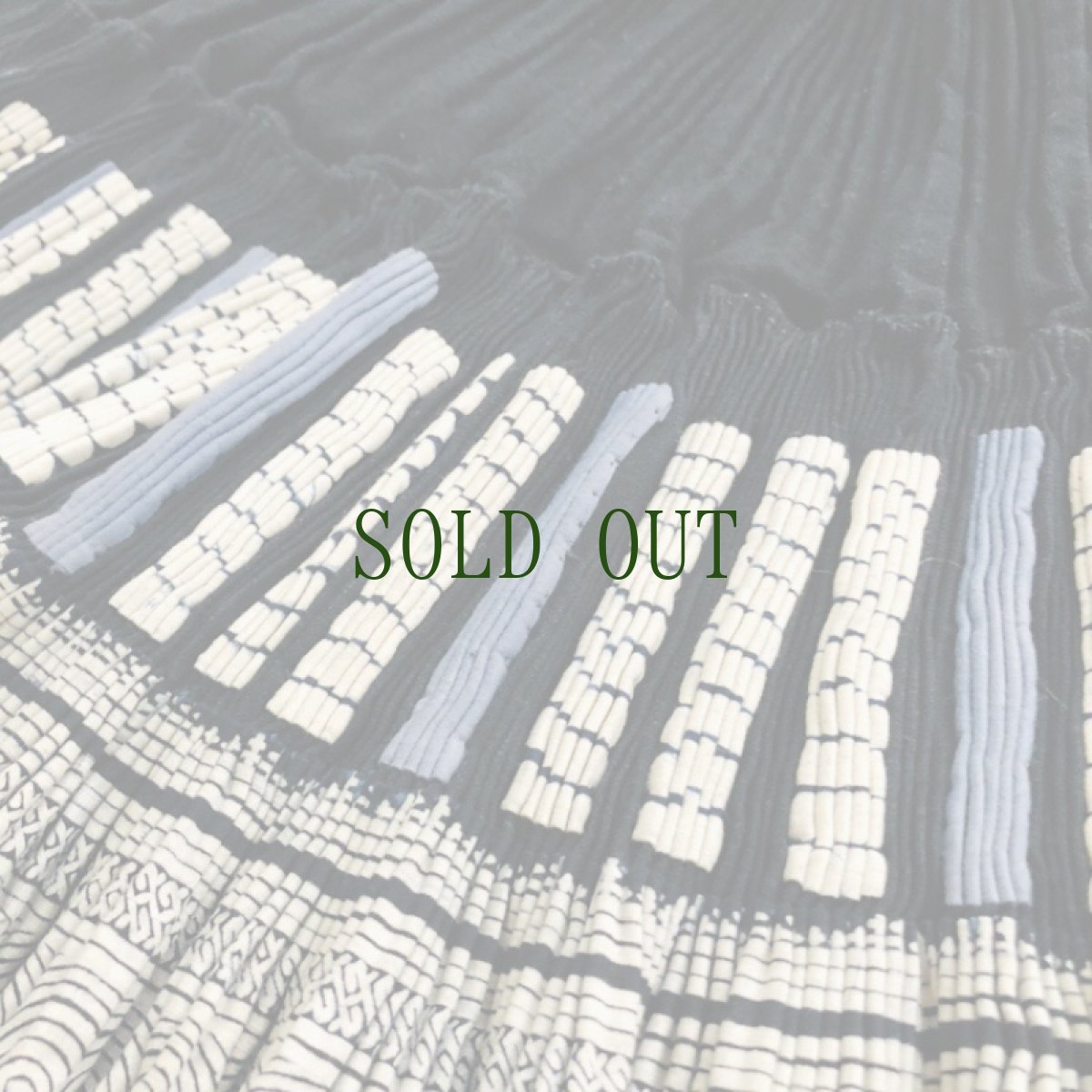 画像6: ガージア人　（貴州黄平県重安江式苗族(革家)）　藍染巻きスカート　 (6)