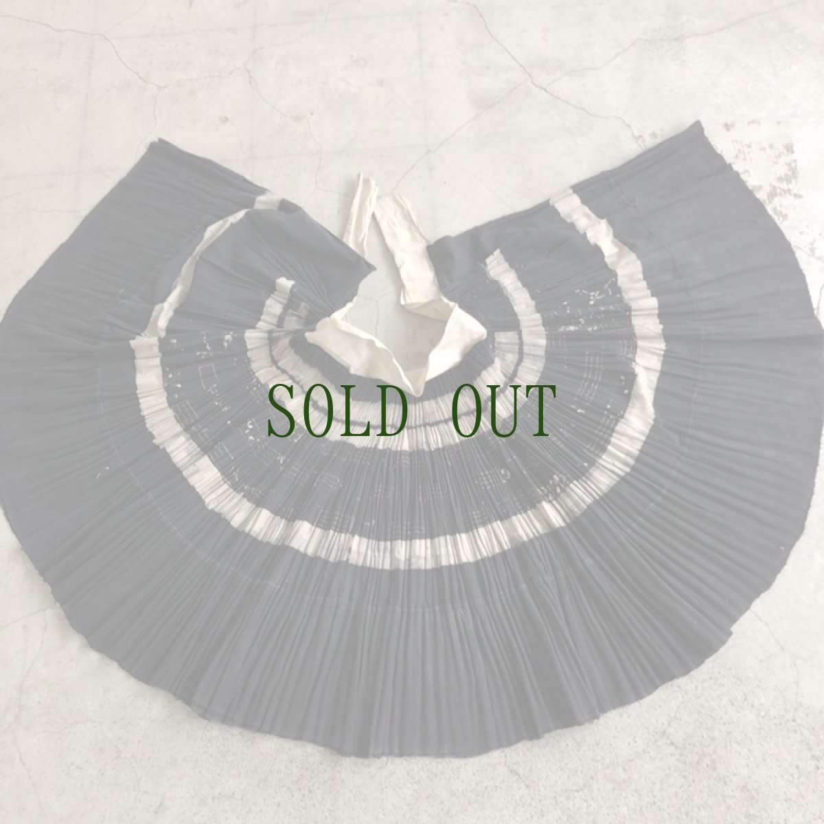 画像11: 鳥当ミャオ族　（貴州貴陽市鳥苗族）藍染プリーツ巻きスカート　 (11)