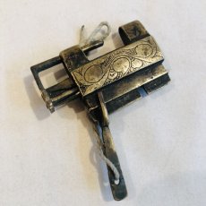 画像4: チベットの鍵と錠前　（Tibetan old padlock key）　アンティーク (4)
